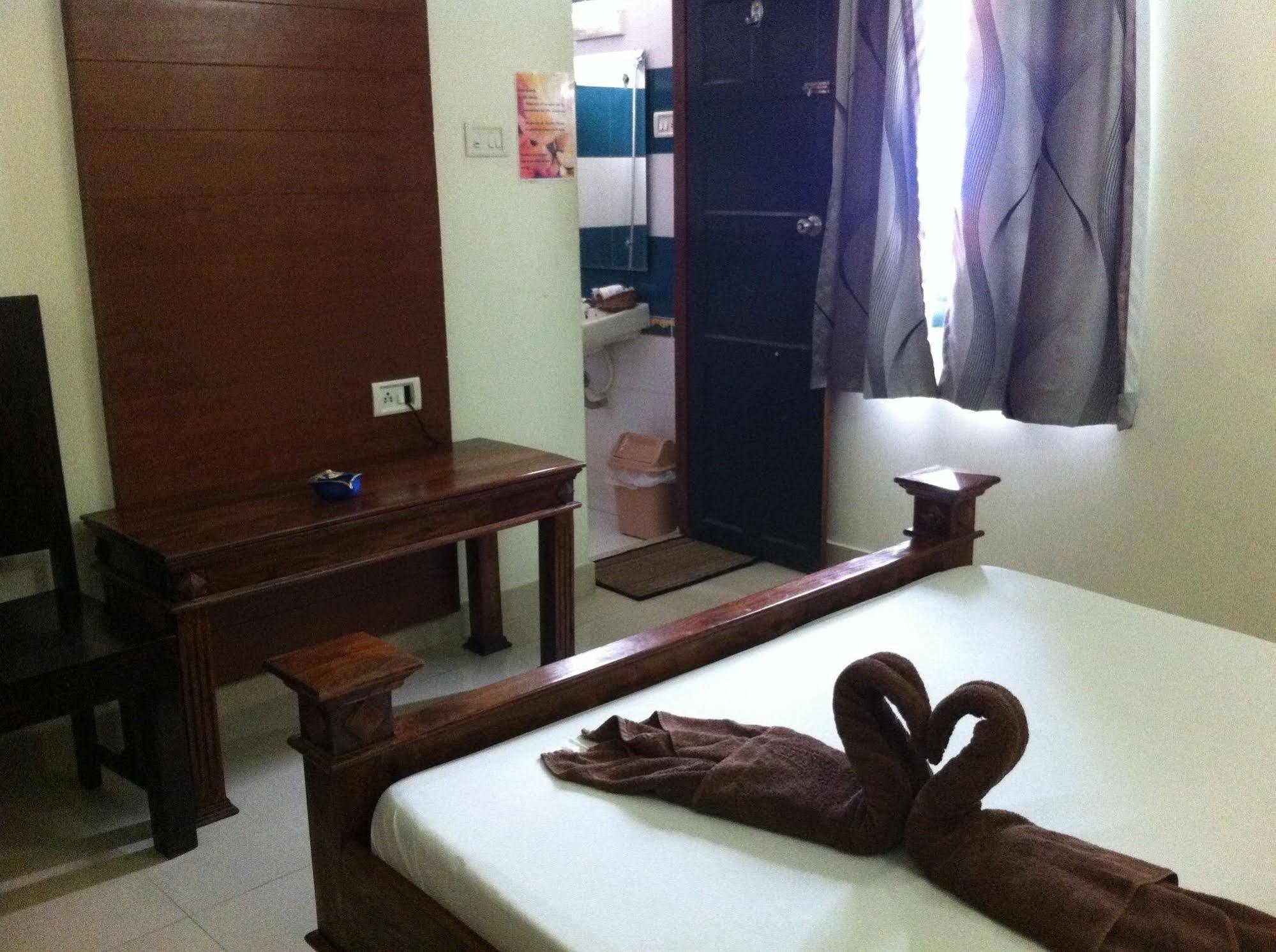 Oyo Home 63551 Pleasant Stay Near Fort Kochi Beach Esterno foto
