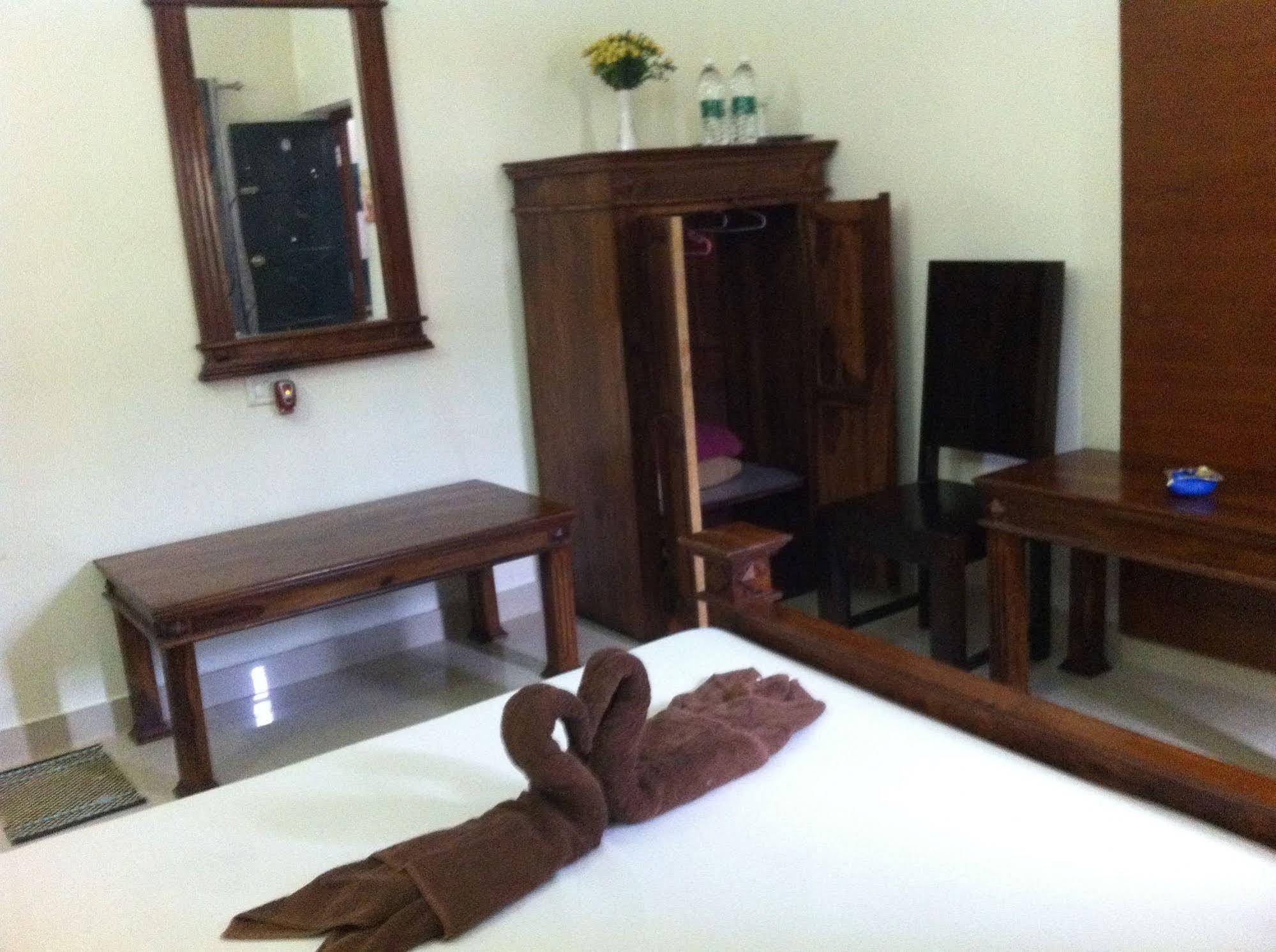 Oyo Home 63551 Pleasant Stay Near Fort Kochi Beach Esterno foto