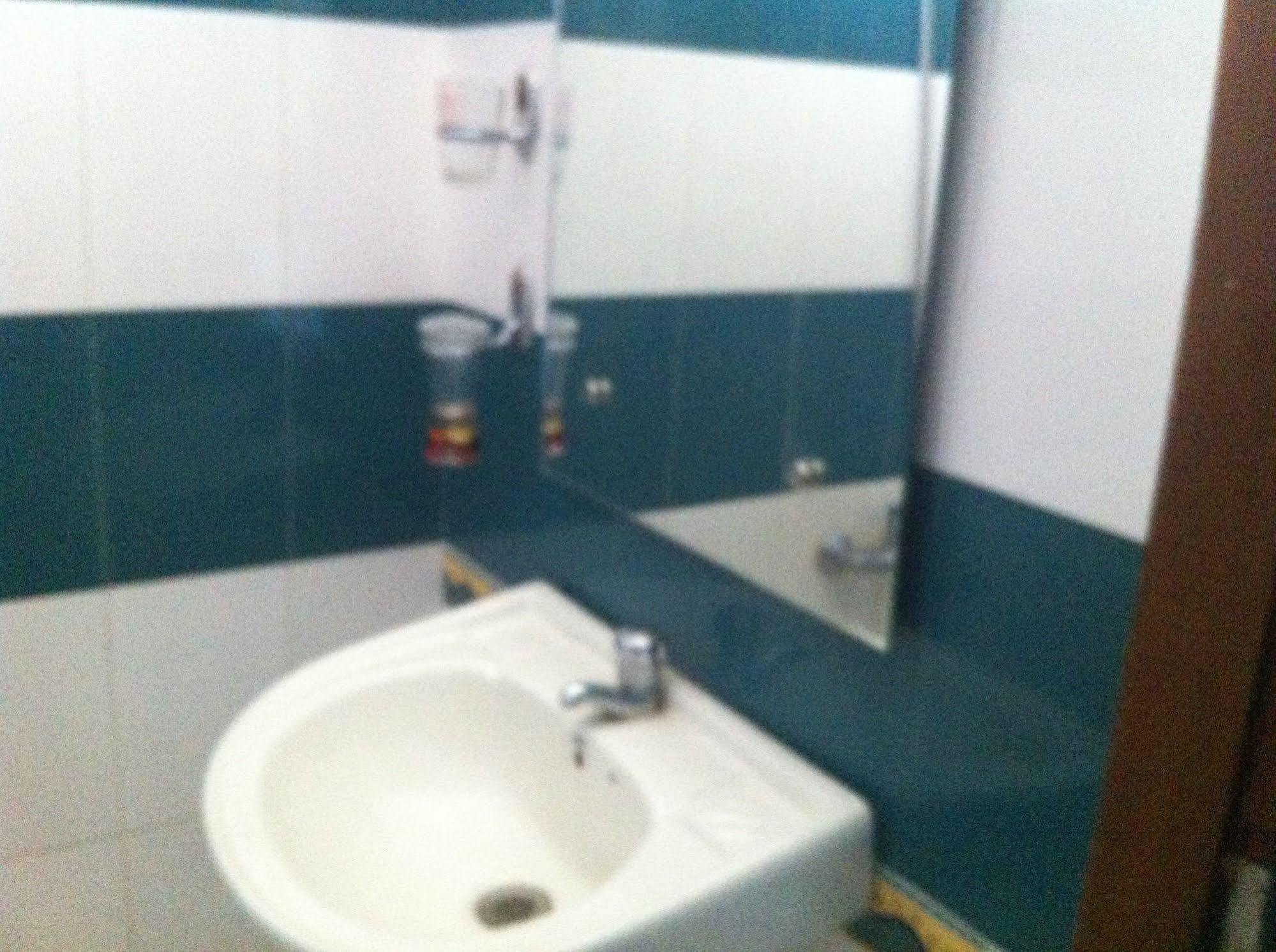 Oyo Home 63551 Pleasant Stay Near Fort Kochi Beach Esterno foto