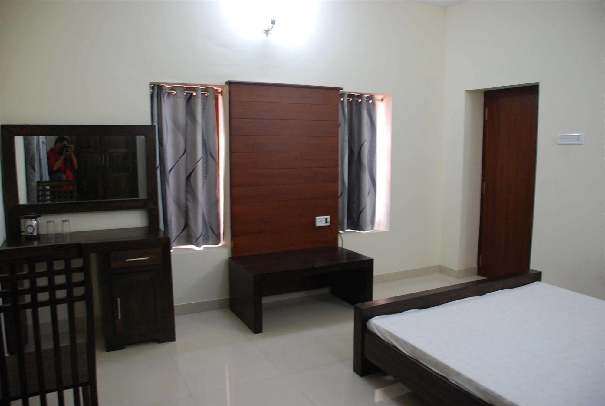 Oyo Home 63551 Pleasant Stay Near Fort Kochi Beach Esterno foto